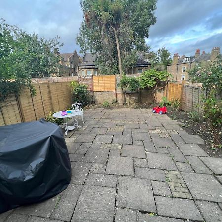Grand Tulse Hill Villa London Exterior photo