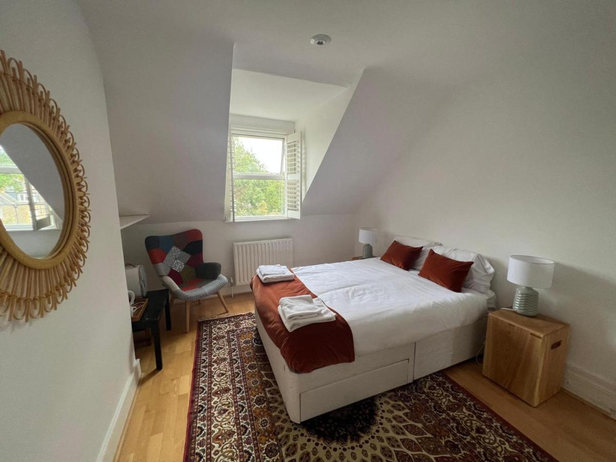 Grand Tulse Hill Villa London Exterior photo